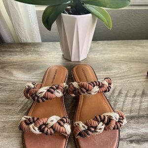 Lucky Brand Women's Tan and Black Sandals